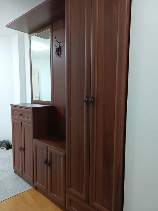 Продается Шкаф в прихожую