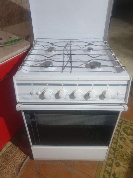 Продается газовая плита Брест Гефест