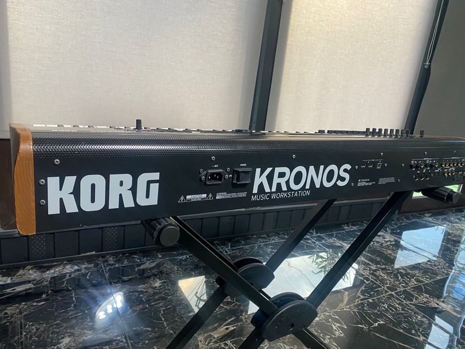Korg Kronos 2  !
