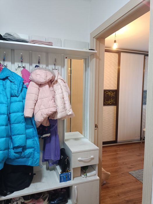 Продам прихожую (прихожка)