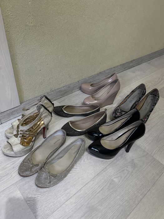 Продаю вещи обувь