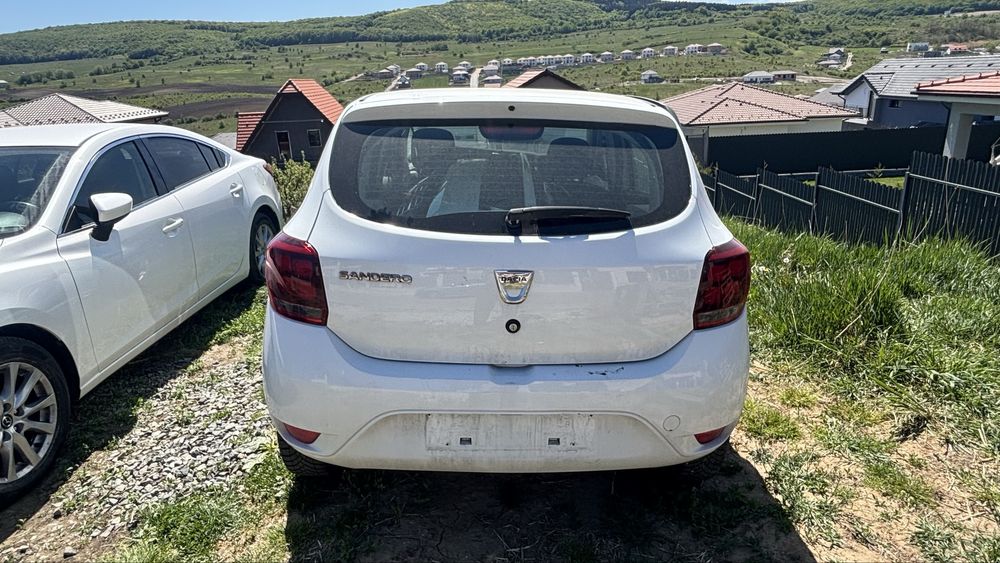 Dezmembrez dacia sandero