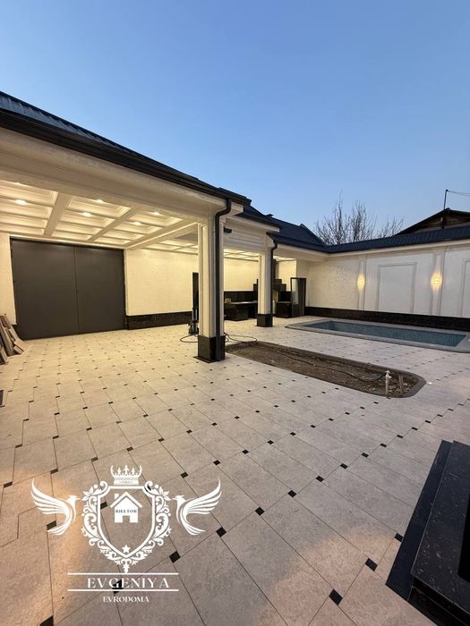 Срочно продается евродом 4 сотки на Саламатина