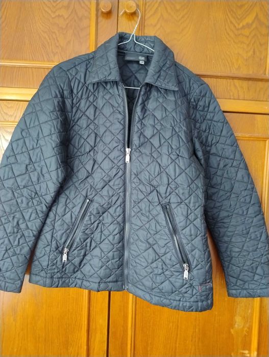 Jacheta piele artificiala și jacheta blugi, jacheta neagra