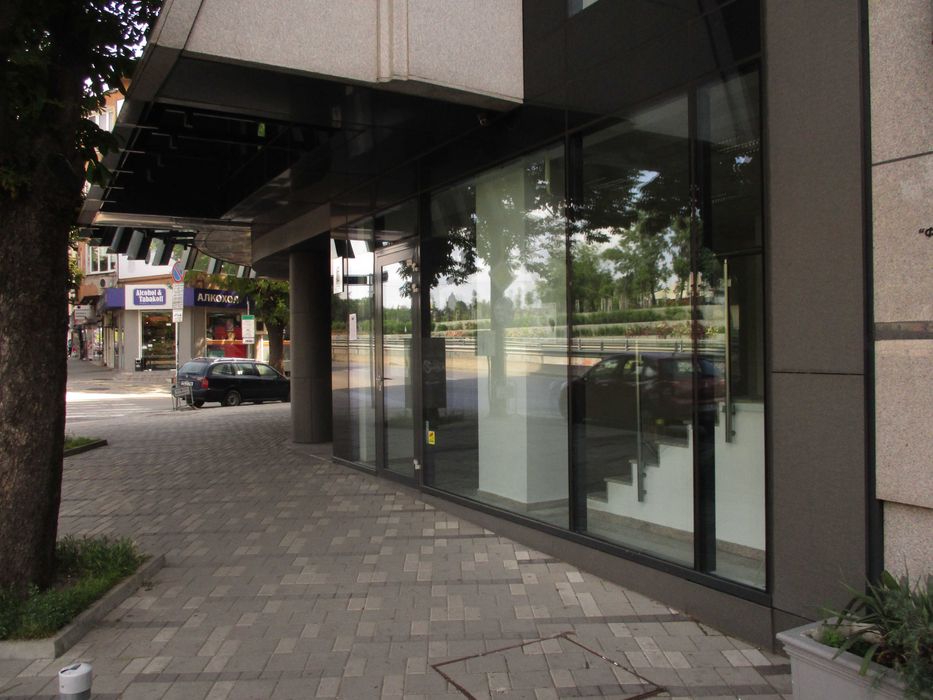 Дава се под наем Офис в София, Център - 160 кв.м за 2200 € - Снимка #1