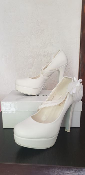 Туфли белые Serena