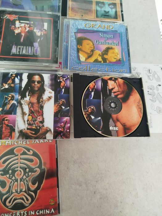 Cd de vânzare preț 15 lei bucata.