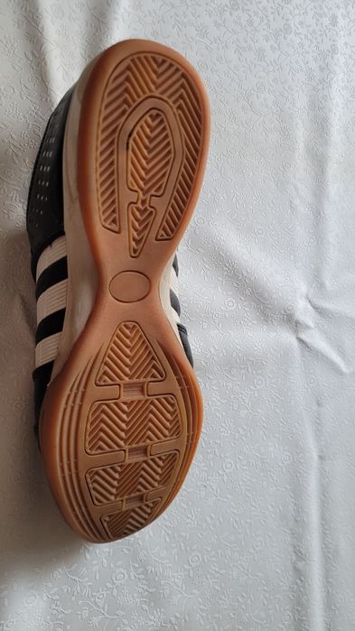 Футбольные кроссовки