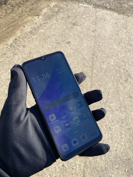 Oppo A57s aproape impecabil