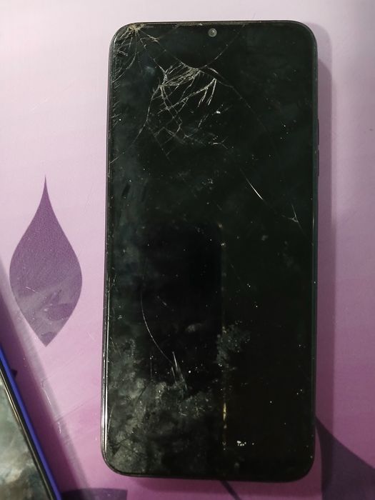 Продам телефоны на запчасти,