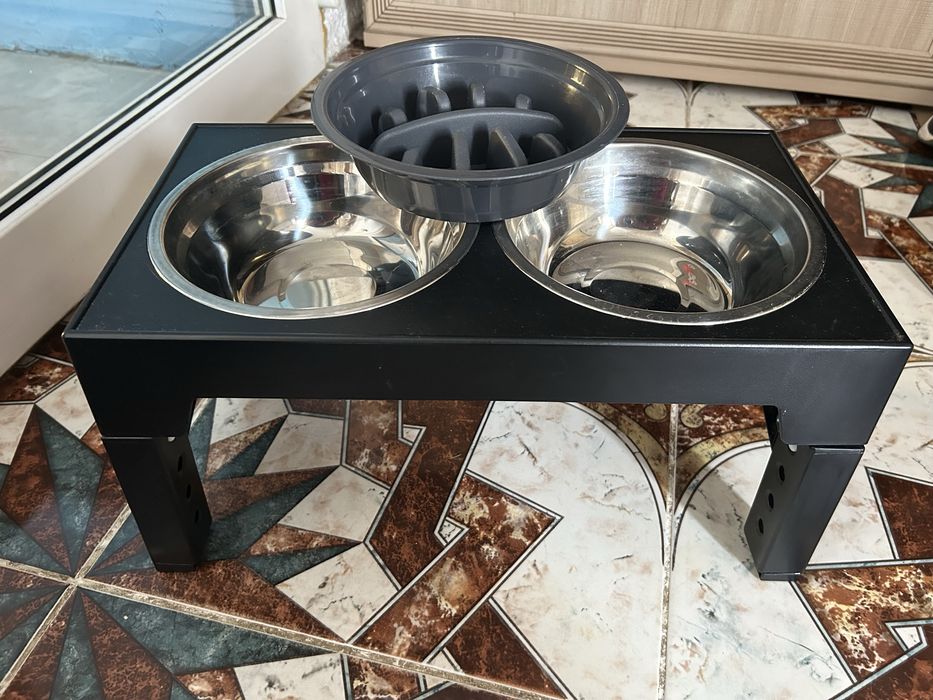 Продам миску на подставке