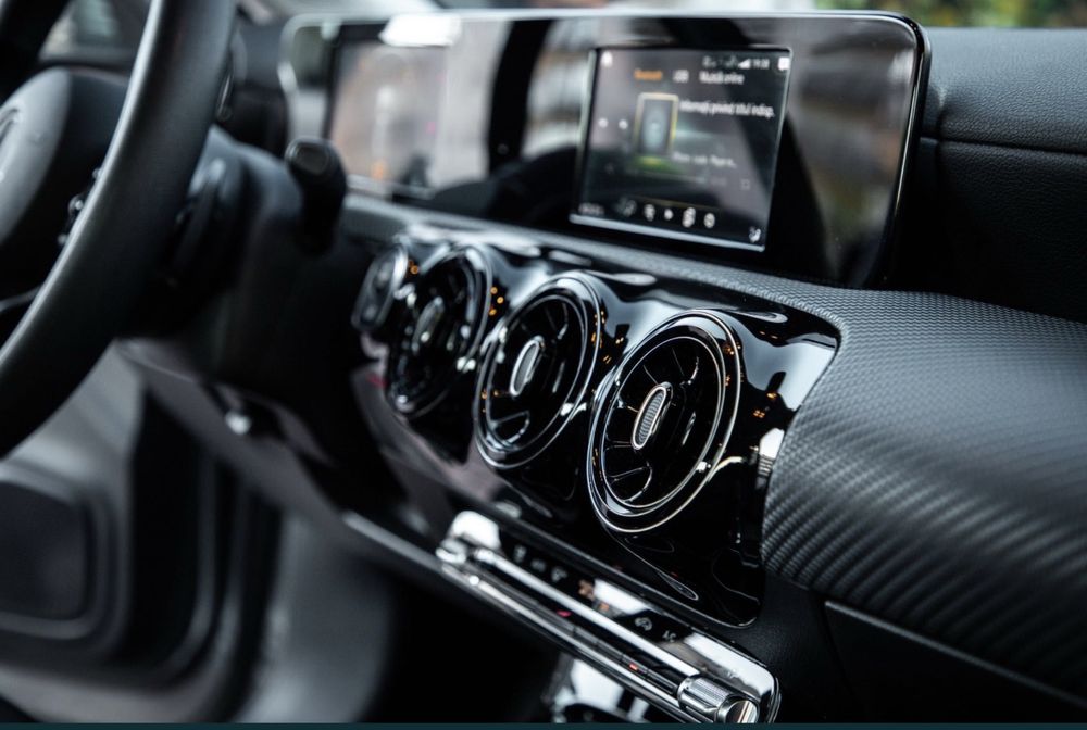 Vand Mercedes Benz A class berlina  2019 proprietate personala