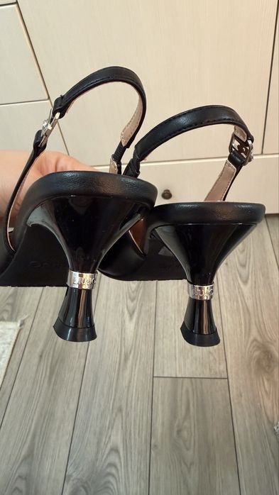 Pantofi decupati Liu Jo