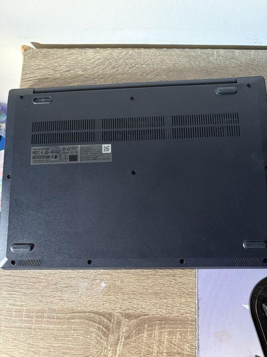 Laptop Lenovo IdeaPad 3 15IGL05,Intel Celeron N4020 merge.