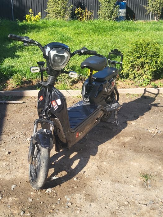 Продаю скутер ск 8