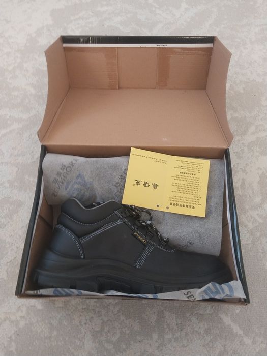 Рабочие ботинки сатылады