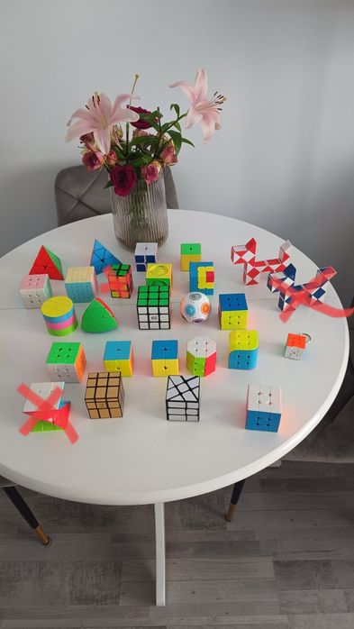 Cuburi Rubik diverse modele (preț per bucata)
