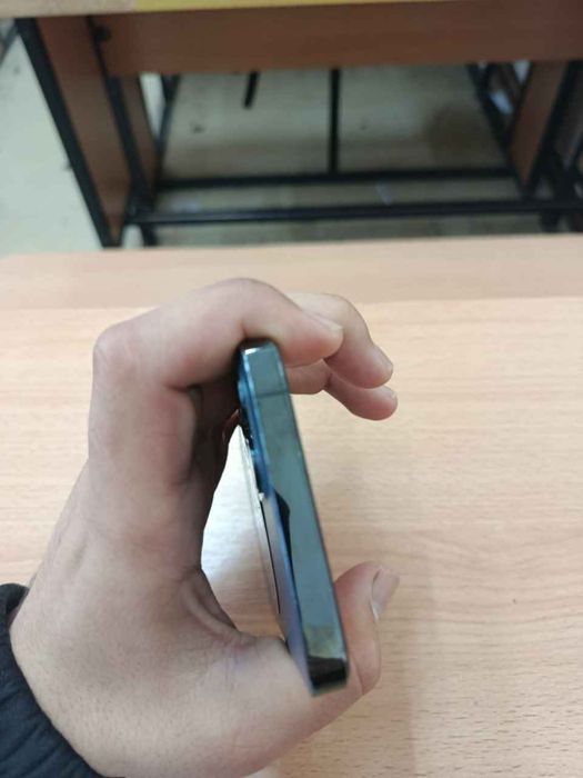Iphone 12 pro 128 ochilmagan yomkst 77