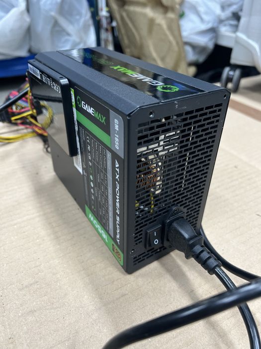 Захранване Gamemax GM 1650 1650W 80 Plus Gold С бонус SSD