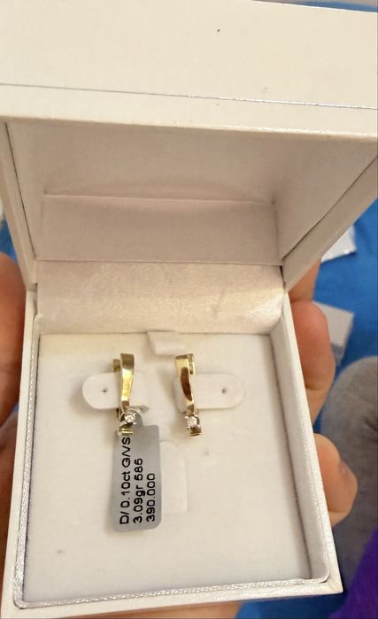 Золото с бриллиантом