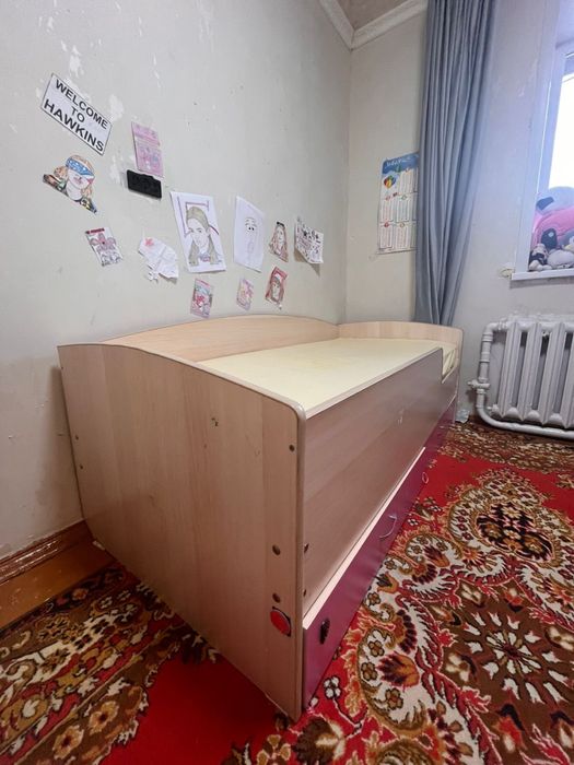 Продам кровати, 1,90 на 100 , с выдвижными ящиками 180 на 80
