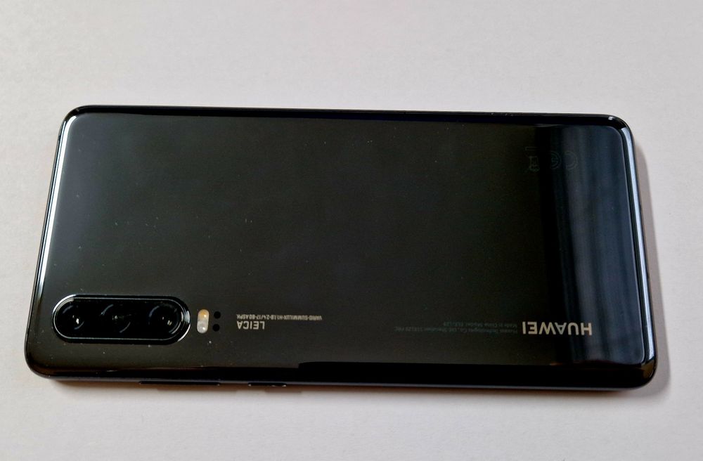 Смартфон Huawei P30