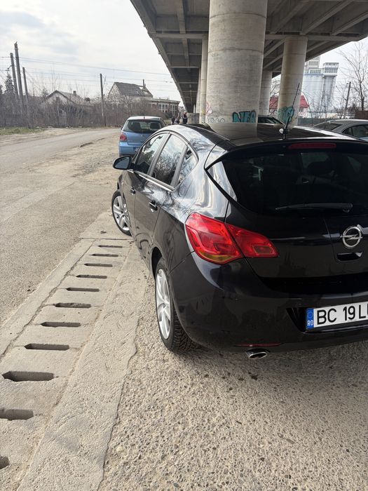 Opel Astra 1.4 benzina 2012