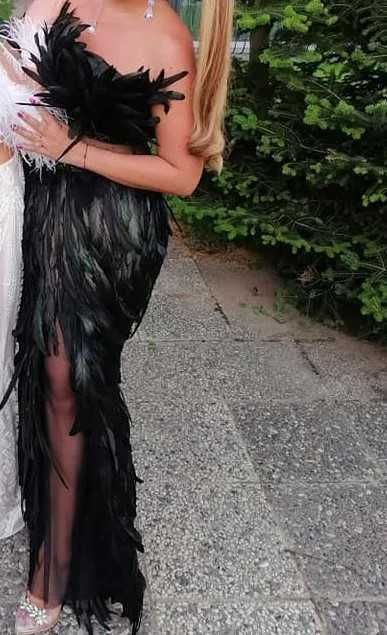 Рокля с кокоши пера