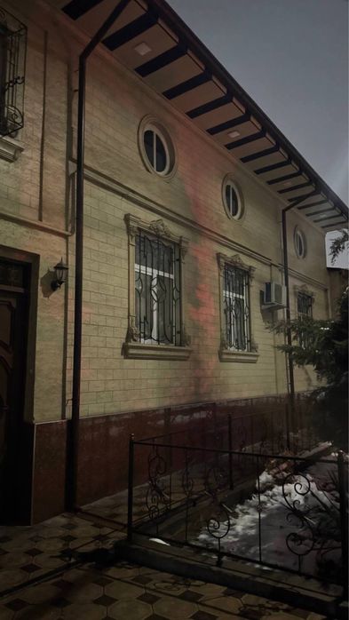 Yakkasaroy rayon 3.3 sotix uy srochna sotiladi