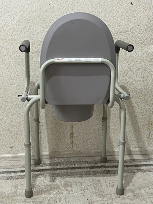 Санитарный. стул