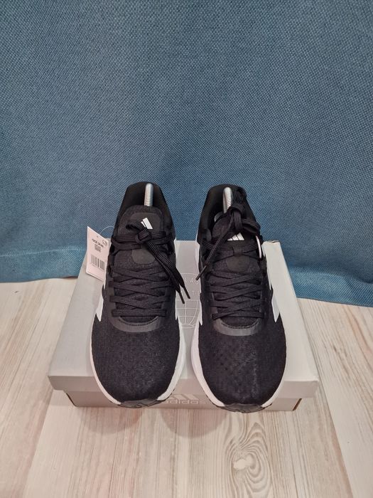 Кроссовки и кеды Adidas,Nike.