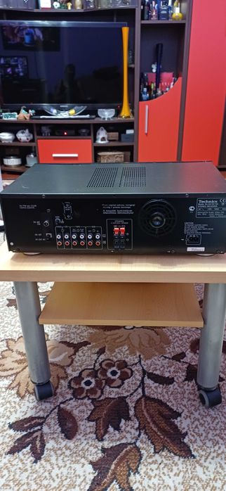 Vând amplificator technics