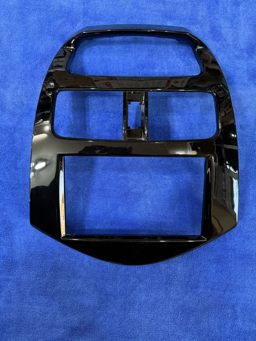 Spark pioneer ramka qora glans