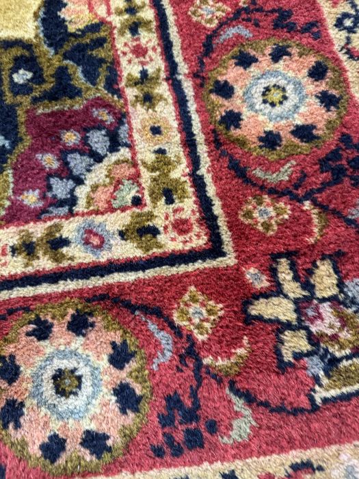 Antikvar gilam sotiladi!