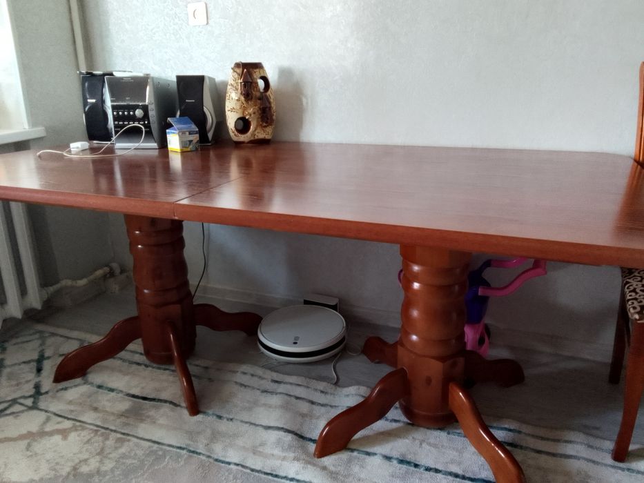 Стол и стулья продам