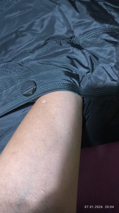 Куртка женская 70 размер. Очень хорошее состояние.