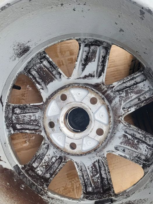Jante aliaj cu anvelope Volkswagen Passat 205/55R16