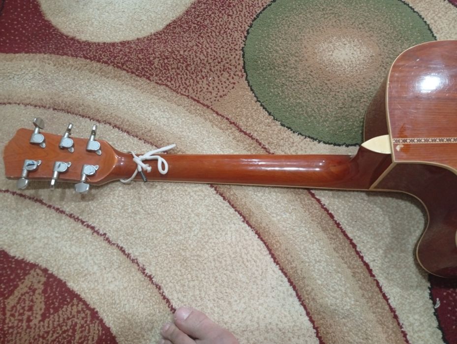 Гитара эстрадная