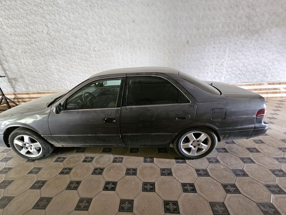 Toyota Camry v20
