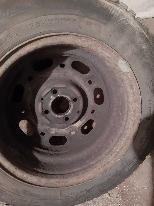 Зимни гуми с джанти за VW Passat b2- b3