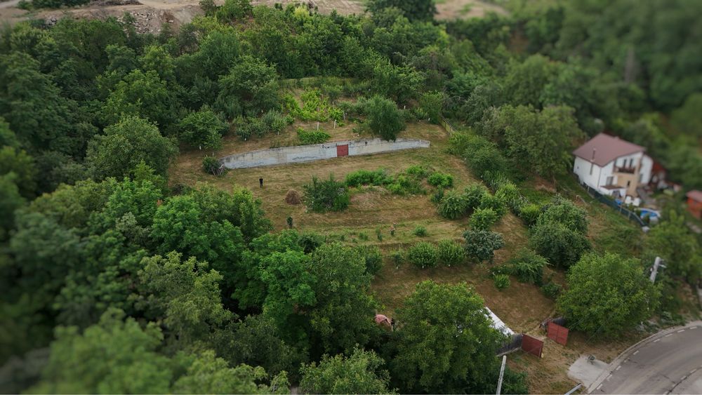 Teren intravilan  – 3.700 mp - 23 m deschidere Măgura, Bacău