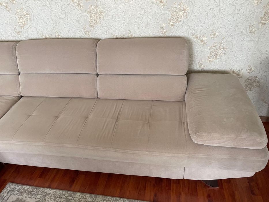 Угловой   диван   б/у