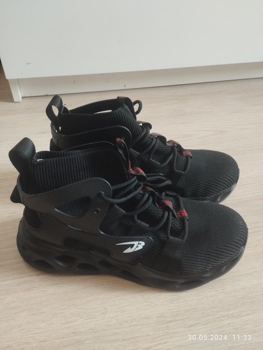 Продам кросовки безопасные