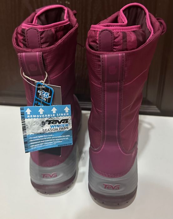 Женские зимние сапоги TEVA