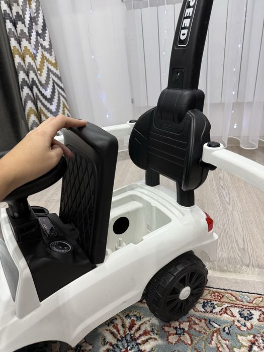 Машинка толокар в отличном состоянии