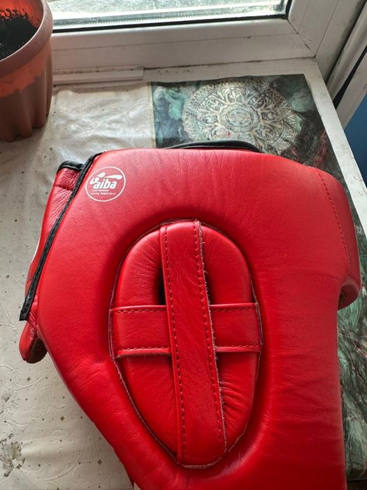 Шлем боксерский красный