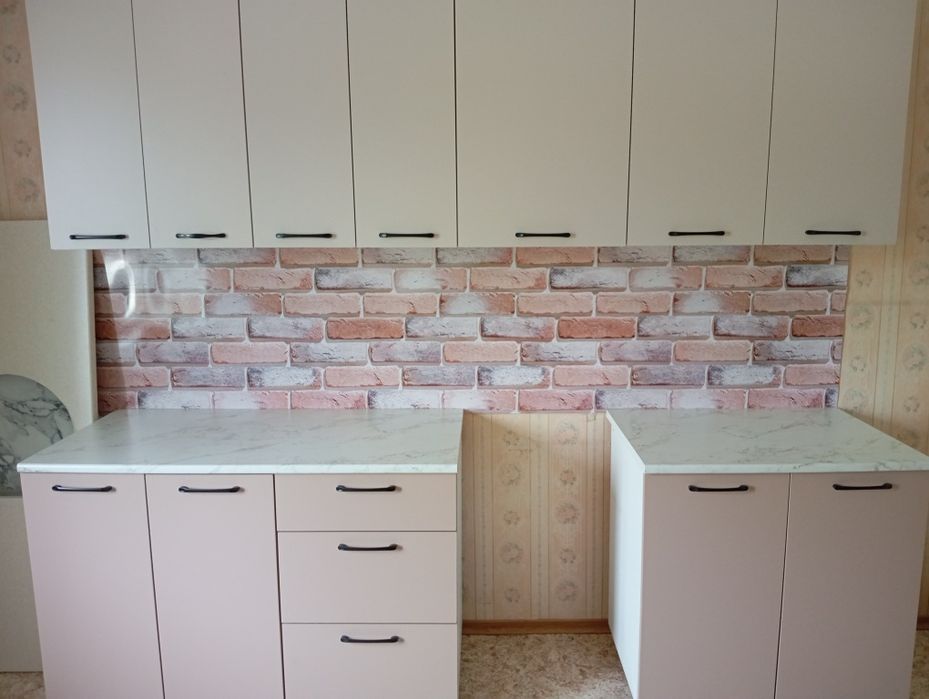 Новый кухонный гарнитур 2,5м