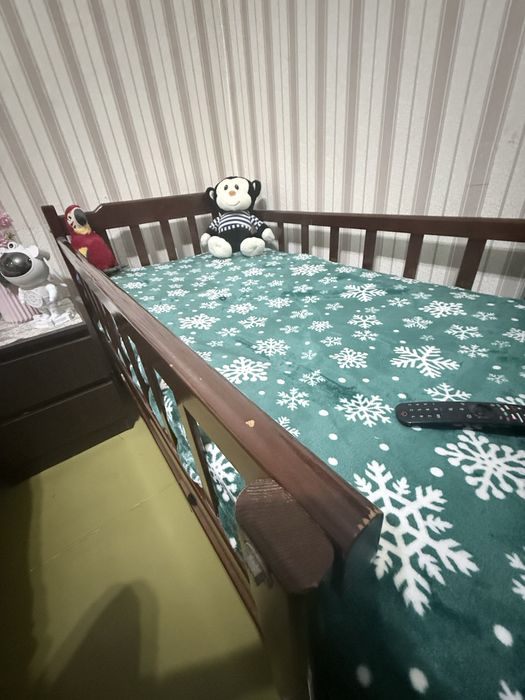 Продается детская кровать( подростковая)