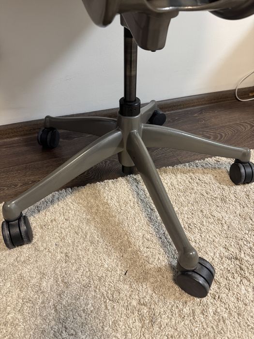 КОЛЕДНА ПРОМОЦИЯ: Офис ергономичен стол Humanscale