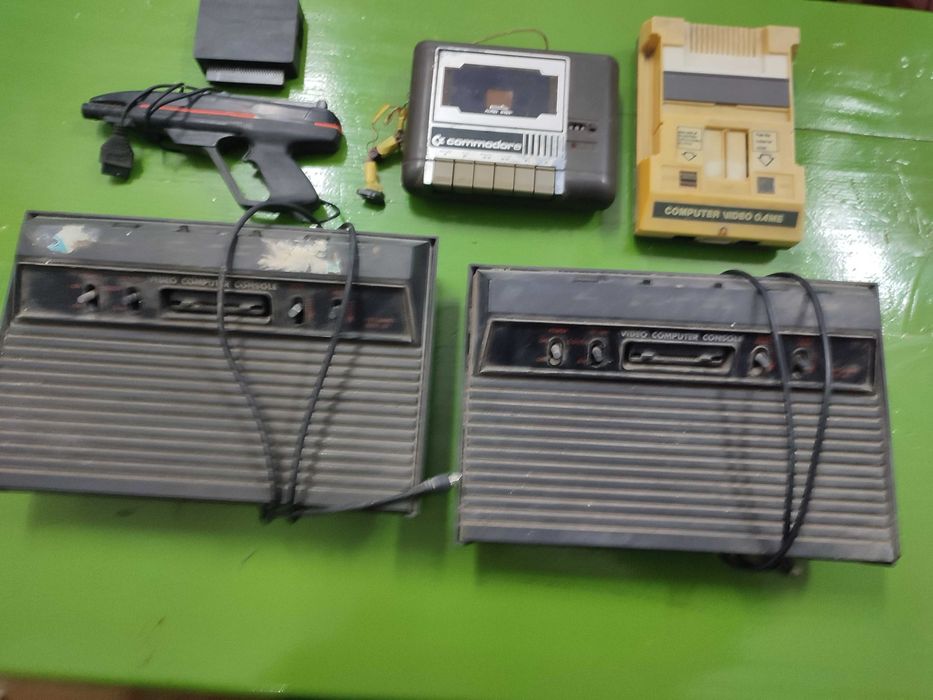 Colectie calculatoare vechi si accesorii
